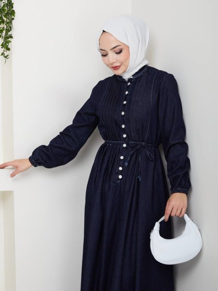 جينز غامق