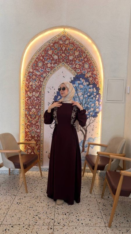 خمري غامق