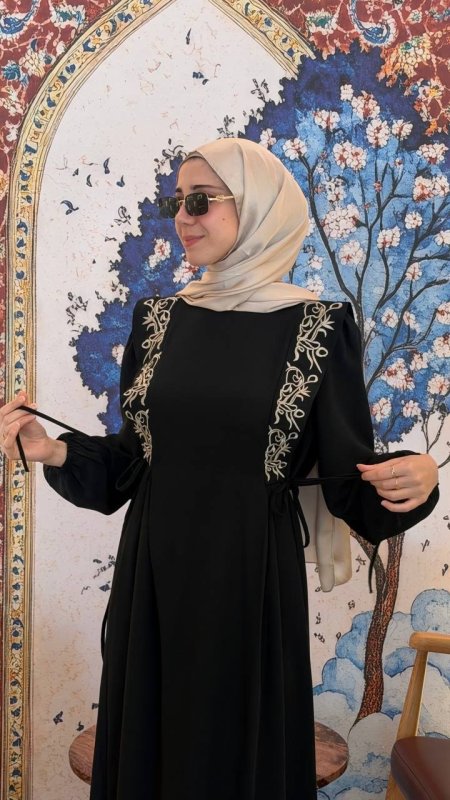 فستان أسماء